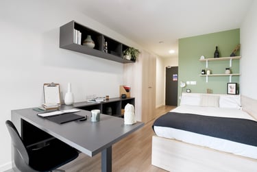 Silver En Suite at Dun Holm House, Unit 8, The Riverwalk, City Centre, Durham, DH14SL - Image 2